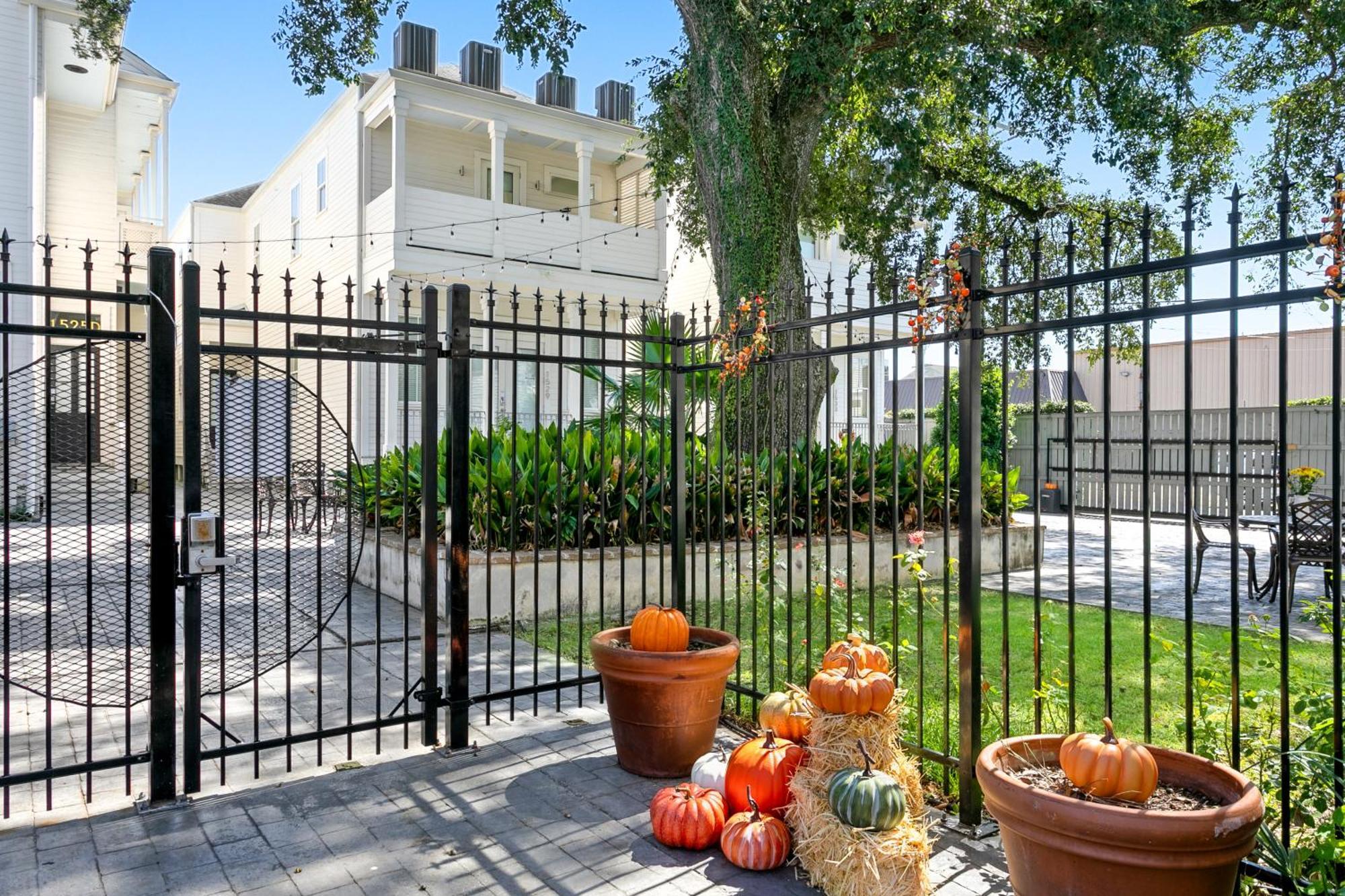Modern 2Br On Carondelet By Hosteeva Apartment New Orleans Exterior photo