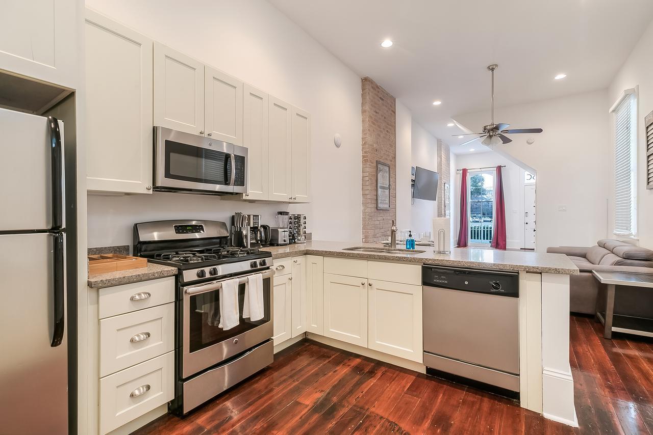 Modern 2Br On Carondelet By Hosteeva Apartment New Orleans Exterior photo