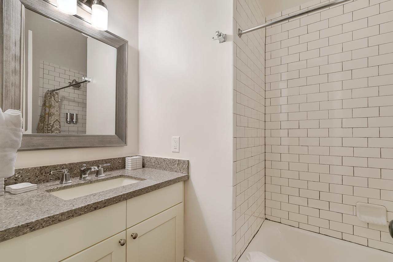 Modern 2Br On Carondelet By Hosteeva Apartment New Orleans Exterior photo